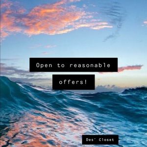 Don’t forget to check out my closet🍃